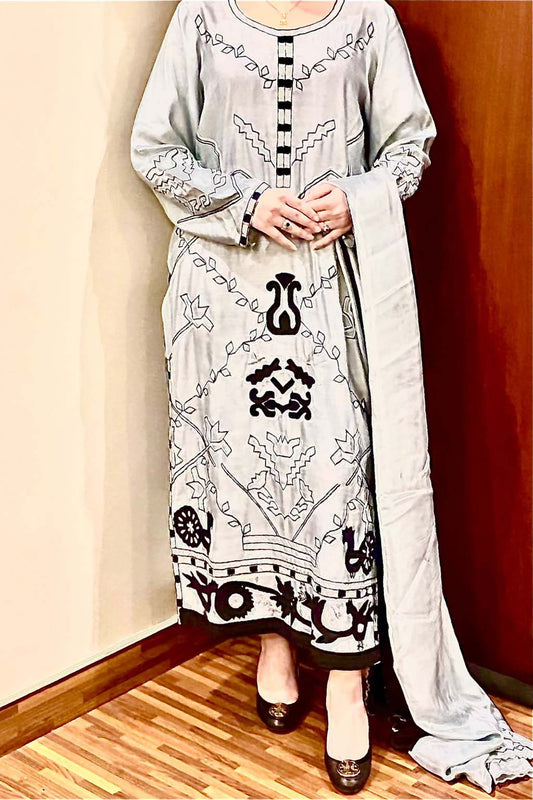 Mirha – Handcrafted Elegance in Khadi Silk 3 Piece