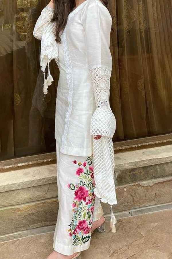 Matt Sheesha Silk – Lace & Tussel Detail with Embroidered Culottes