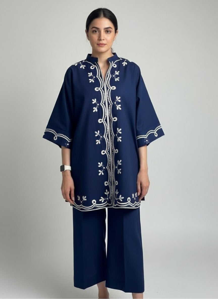 Luxurious Khadi silk having modern artistry